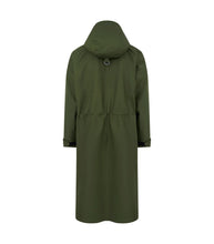Load image into Gallery viewer, Unisex Technical Vatersay Sporting Cape In Rifle Green
